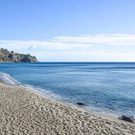 Vakantiehuis Beautiful Home In Sangineto Lido With Wifi And 4 Bedrooms