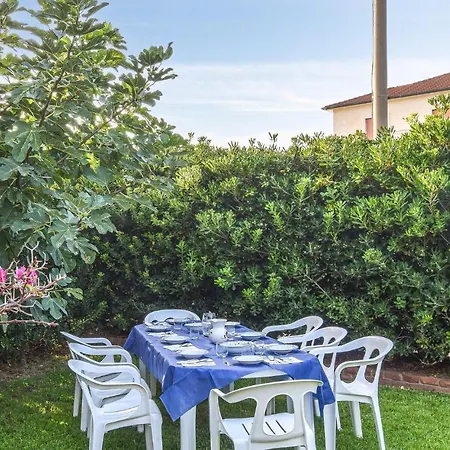 Beautiful Home In Sangineto Lido With Wifi And 4 Bedrooms *