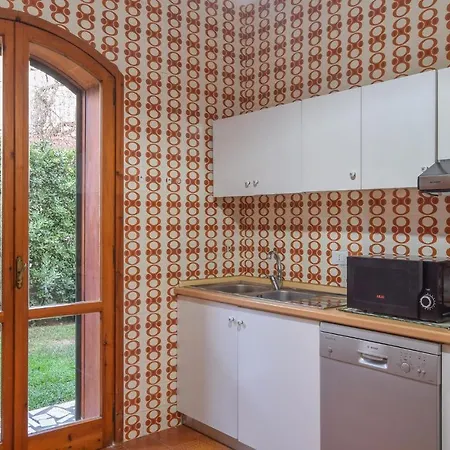 Beautiful Home In Sangineto Lido With Wifi And 4 Bedrooms Vakantiehuis Marina di Belvedere